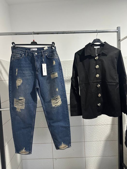 Ținută casual blugi & cămașă neagră