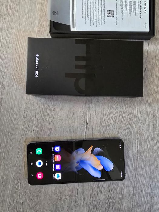 Galaxy Z Flip 4, 8 GB
