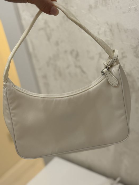 Prada Re-Edition 2000 Nylon White Original