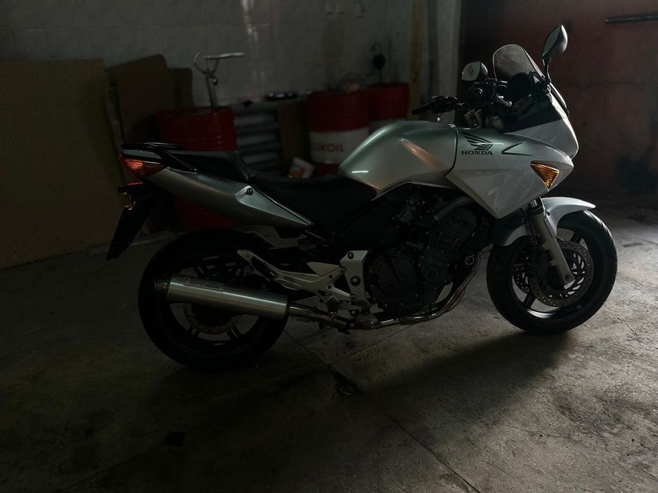 Honda SBF600 мотоцикл