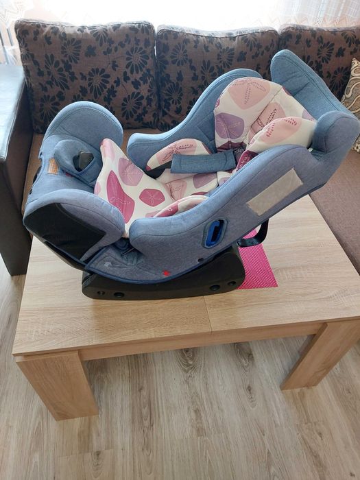 Детско столче за кола Chipolino + подарък кенгуру