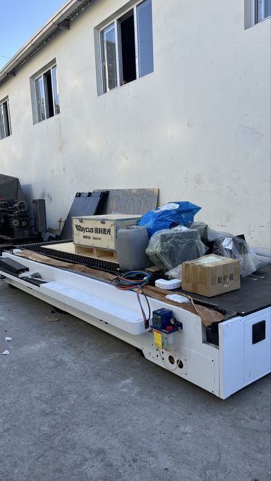 Лазерный станок для резки металла от официального дилера SENFENG PRO