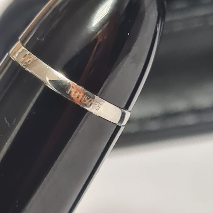 Stilou Montblanc Le grand, negru