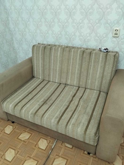 Диван-кровать б/у