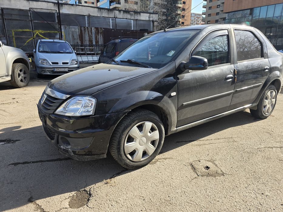 Logan 1.2 avariat spate