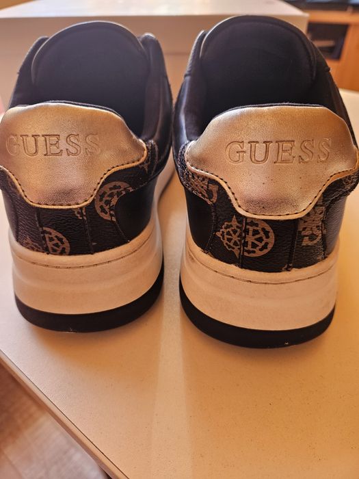 Дамски обувки GUESS