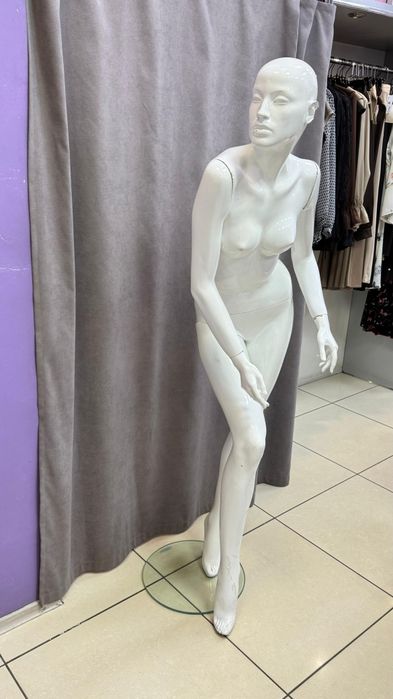 Манекен женский  белый