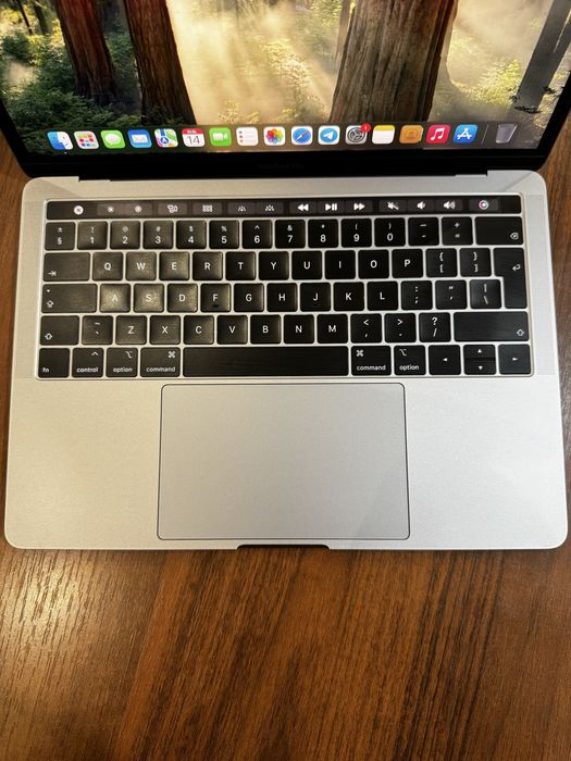 Macbook Pro sotiladi