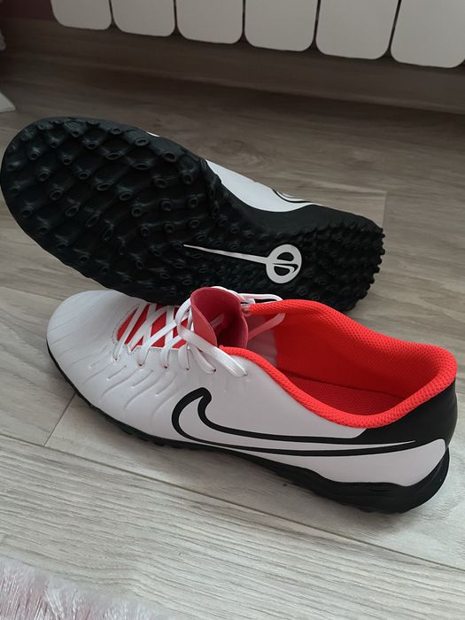 Футболни обувки Стоножки- Nike Tiempo Legend