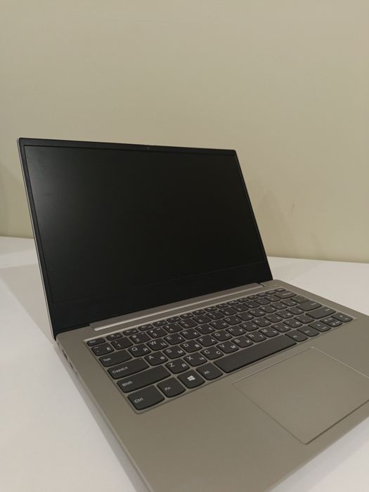 Ультрабук Lenovo