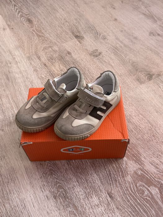 Детская обувь сандали и кеды