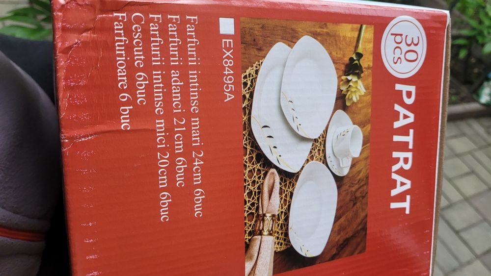 Set farfurii porțelan, alb+rosu+roz, 30 piese