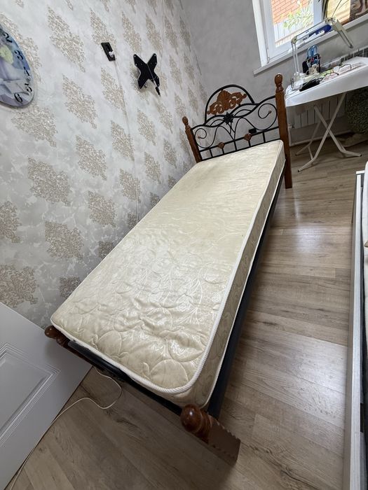 Продам односпальную кровать