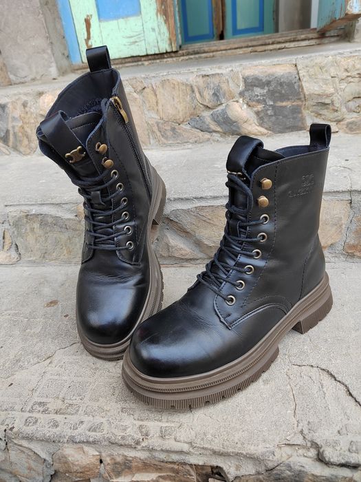 Женские фирменные ботинки