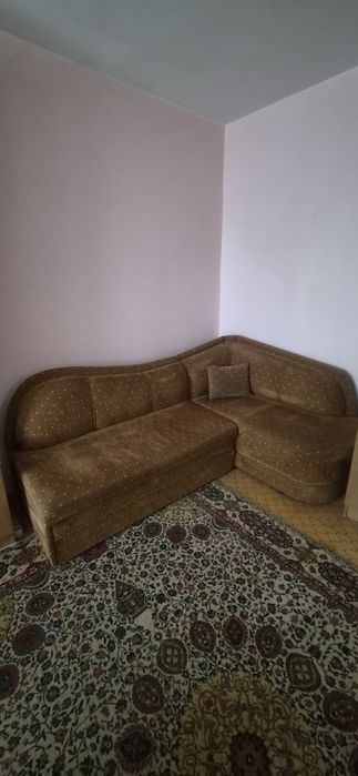 Разтегателен диван