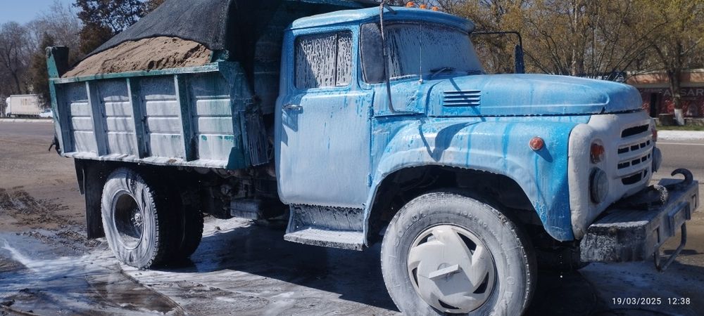 Zil Holati yaxshi yurib turgan mashina har kuni zakazga chiqadii