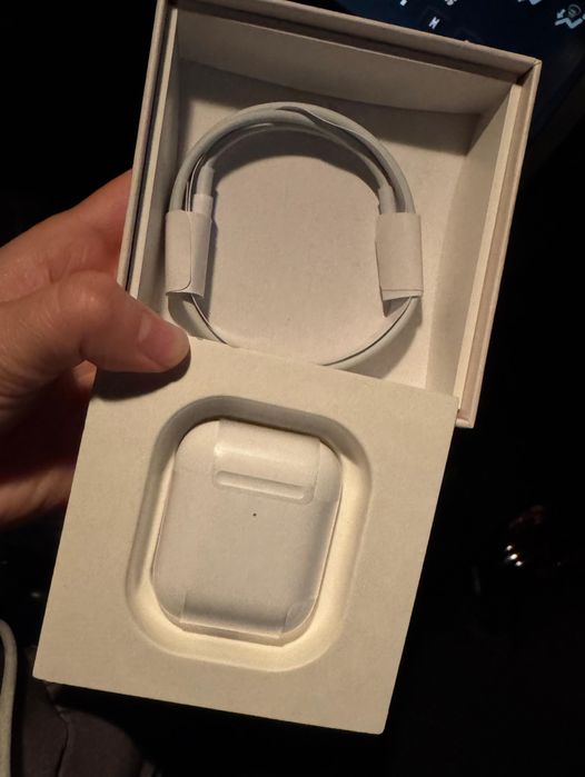 AirPods 2 новые 50000 торг