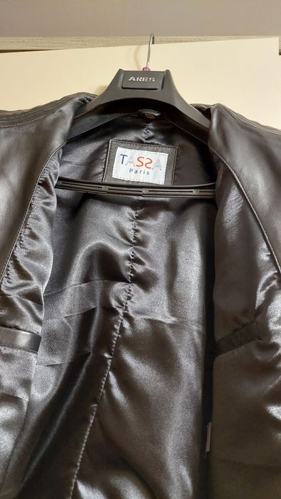 Geaca din piele pentru femei