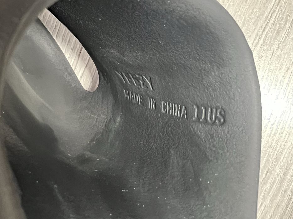 Yeezy Slides onyx