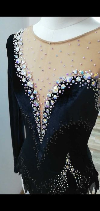 Трико ново за художествена гимнастика/танци/модерен балет/акробатика.