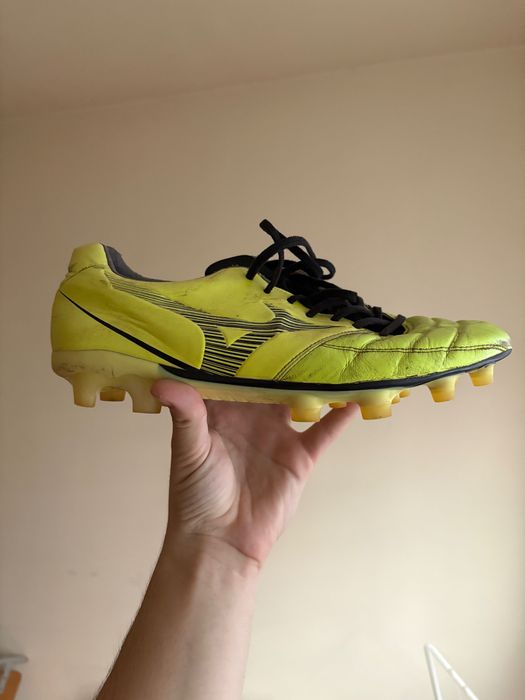 Продавам професионални бутонки:MIZUNO REBULA CUP, номер 42