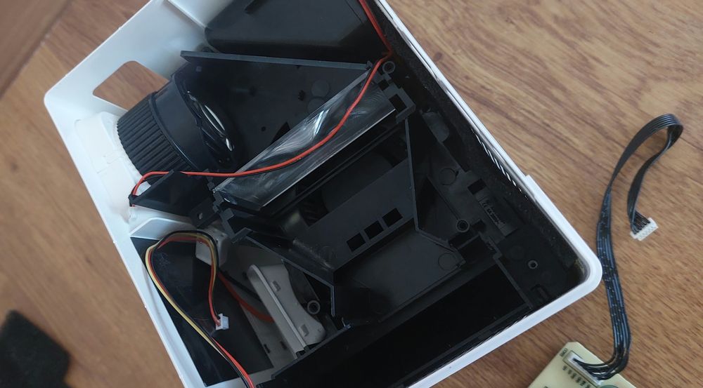 Запчасти на Проектор