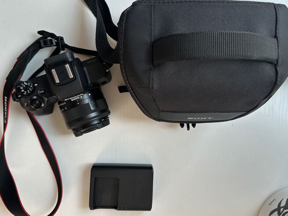 Фотоапарат Canon EOS M50 + Canon EF-M 15-45mm IS STM – като нов