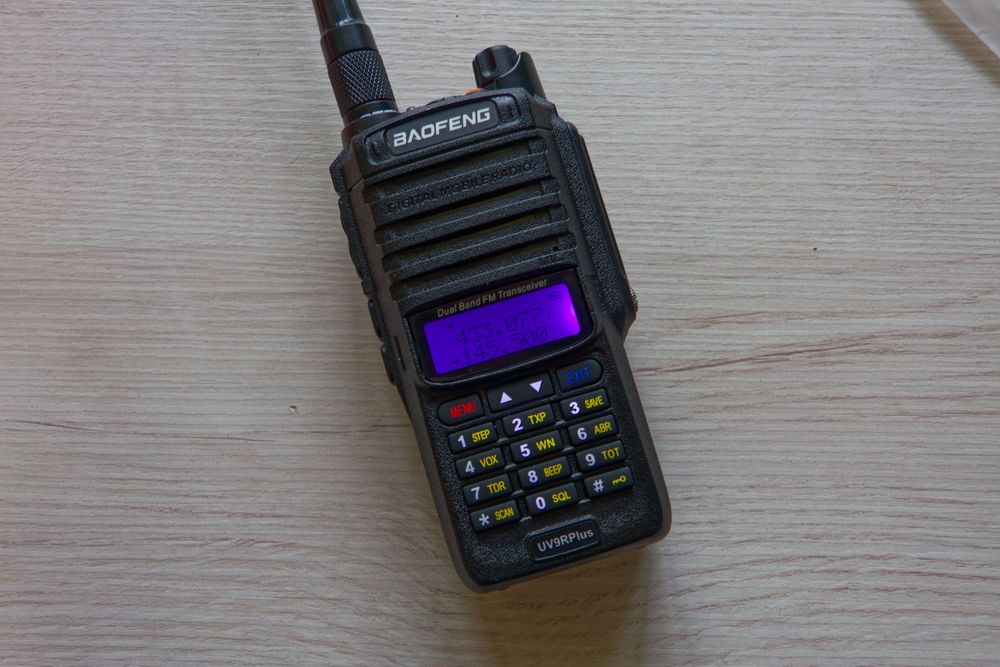 Рация Baofeng uv9r plus с двумя антеннами