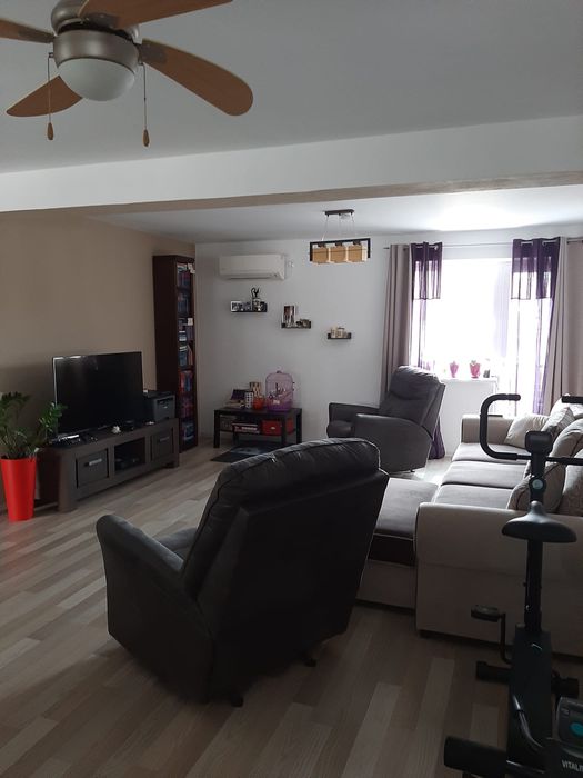 Vând apartament tip penthouse