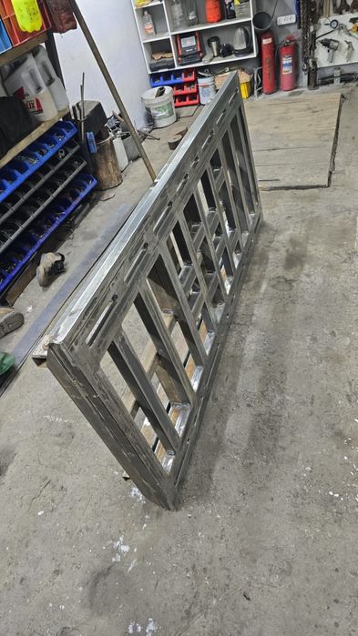 Продам стол для сварочных работы