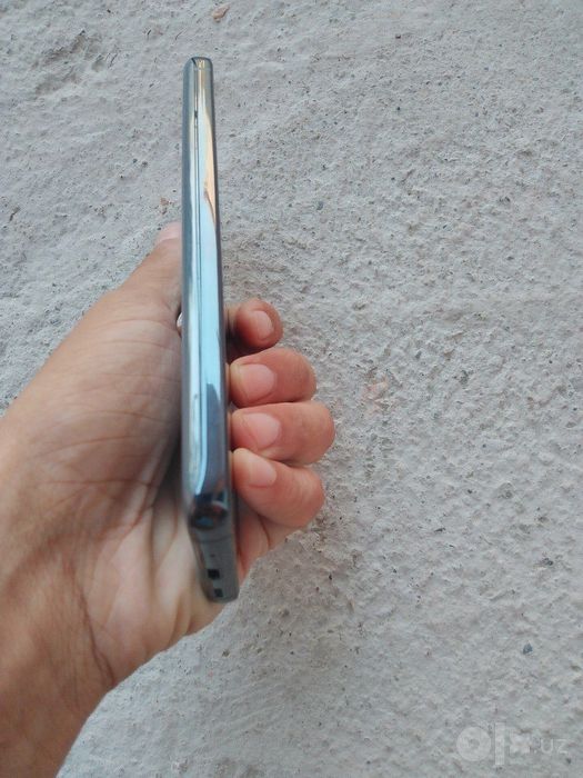 Samsung S20+
Idiyal qirlgan