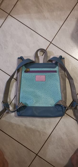 Ghiozdan si poarta set deosebit