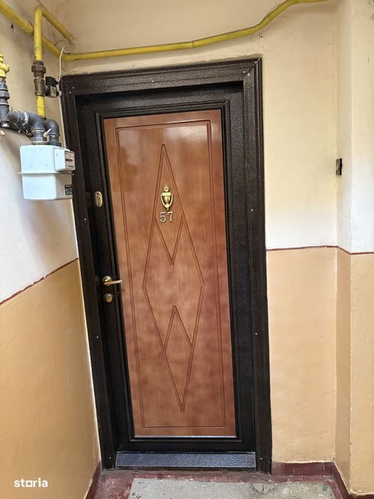 Vând apartament 2 camere, decomandat, zona Vidin