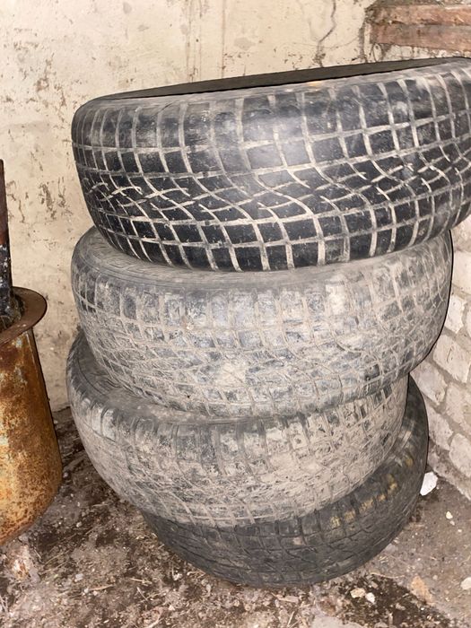 Продам 4 балона размер 245/70R17