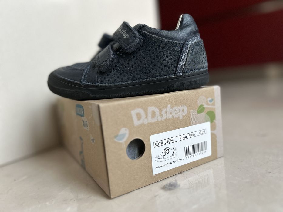 Светещи ботуши и затворени обувки DD Step за момиче, 28 номер