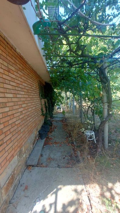 Къща/вила с двор с. Брястово, обл. Хасково