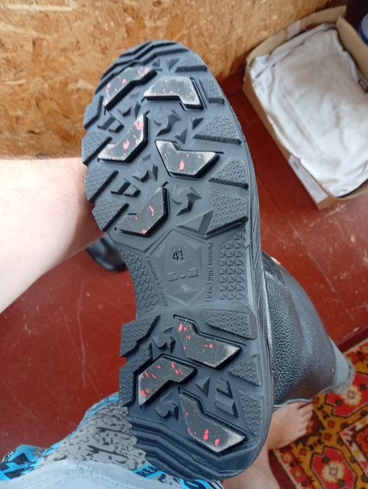 Продам зимние сапоги