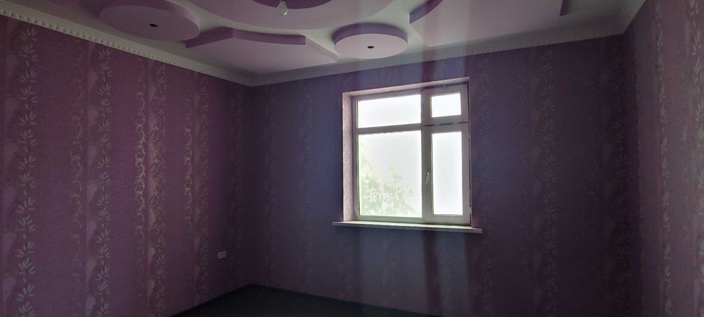 4х комнатная  на 2 м этаже на против Эркин савдо