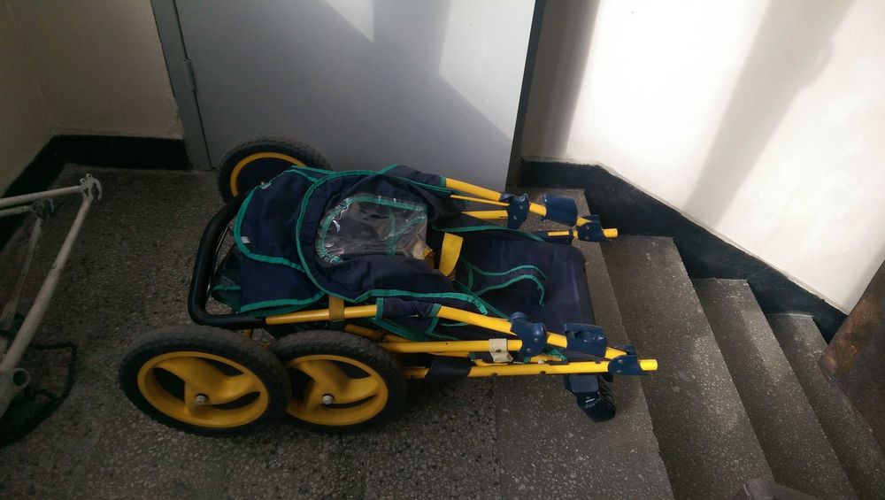 2 броя детски колички