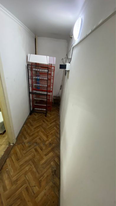 Сдаётся магазин в аренду возле площади.