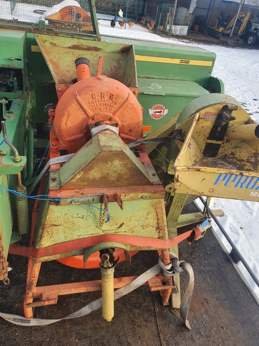 Moara macinat porumbi si boabe dupa tractor