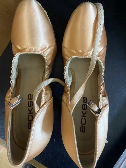 Продам бальные туфли стандарт