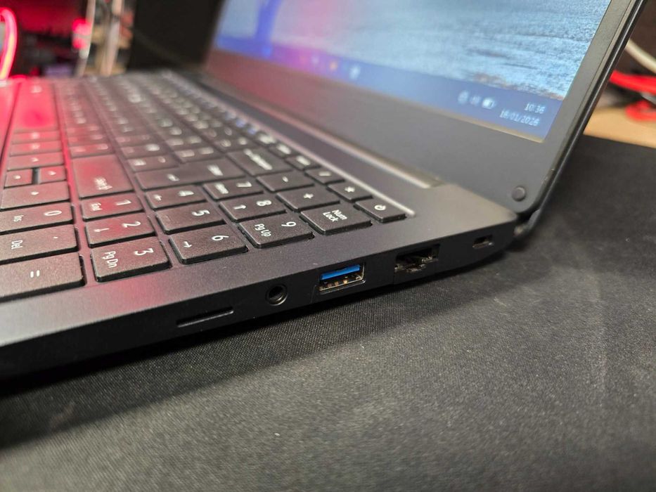 Toshiba Satellite Pro C50 15.6'' / i5 -10th / 8 RAM / 256 SSD