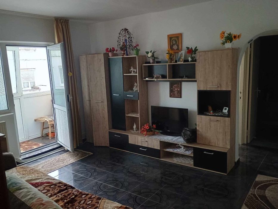 Închiriez apartament 2 camere mobilat utilat