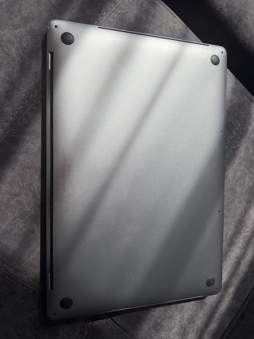 Apple Macbook pro 16 i7 16GB 500GB SSD