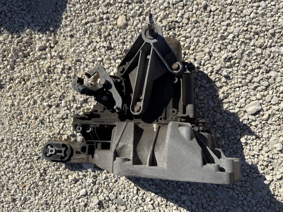 Скоростна кутия Nissan Juke 1.6 бензин