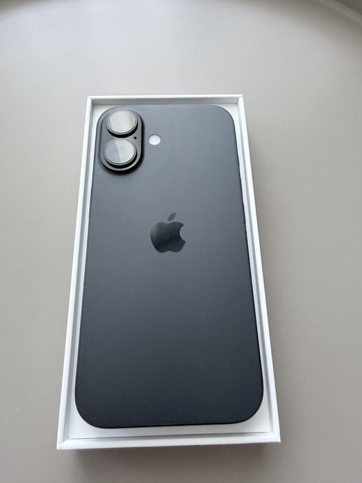 iPhone 16 128GB Гаранция до 02.2026 Като нов