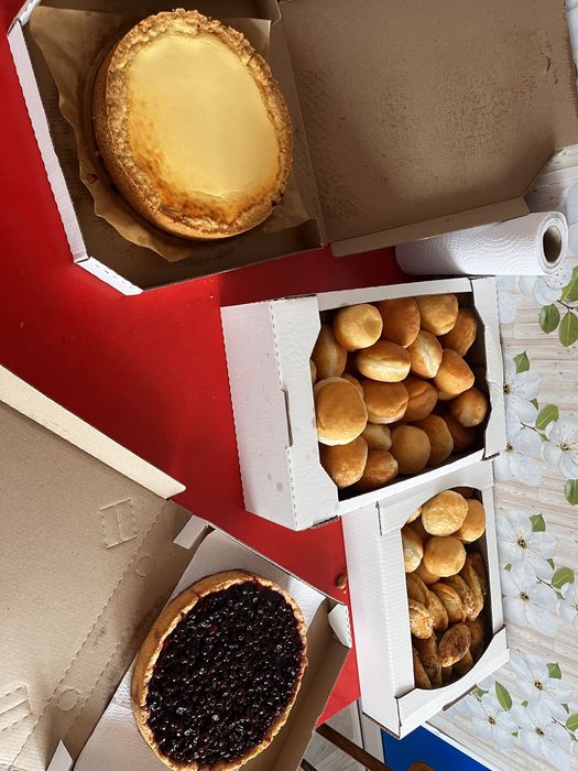 Чайный стол, выпечка, торты