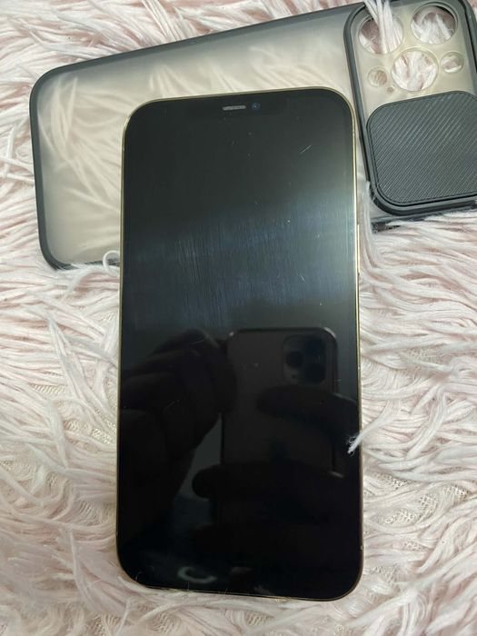 Iphone 12 pro max Много Запазен