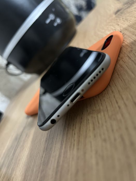 Продам Iphone 6S